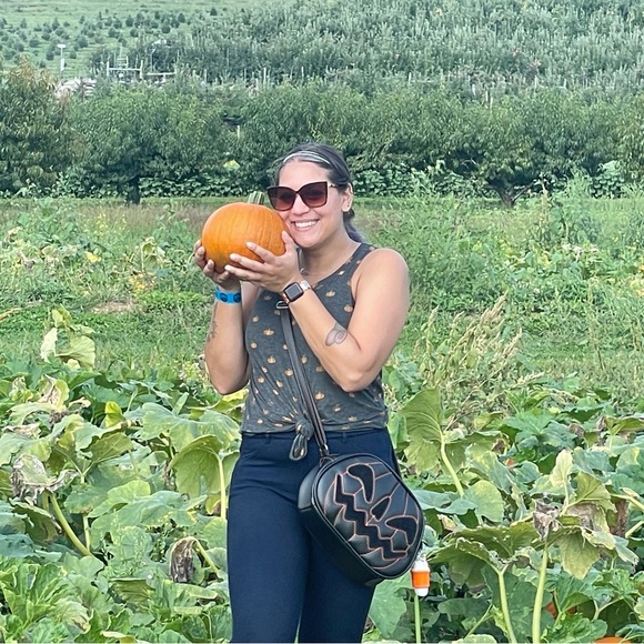 Meet your Posher! - Picture 6 of 10